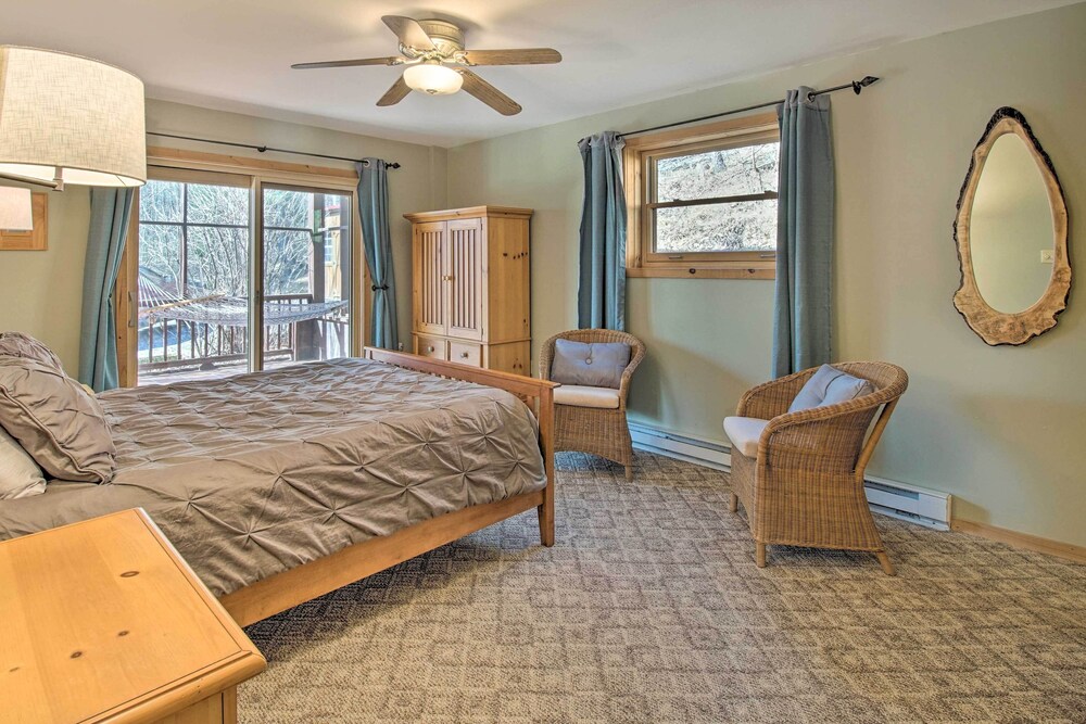 Cabin w/ Decks & Fire Pit Near Lost River! view 3