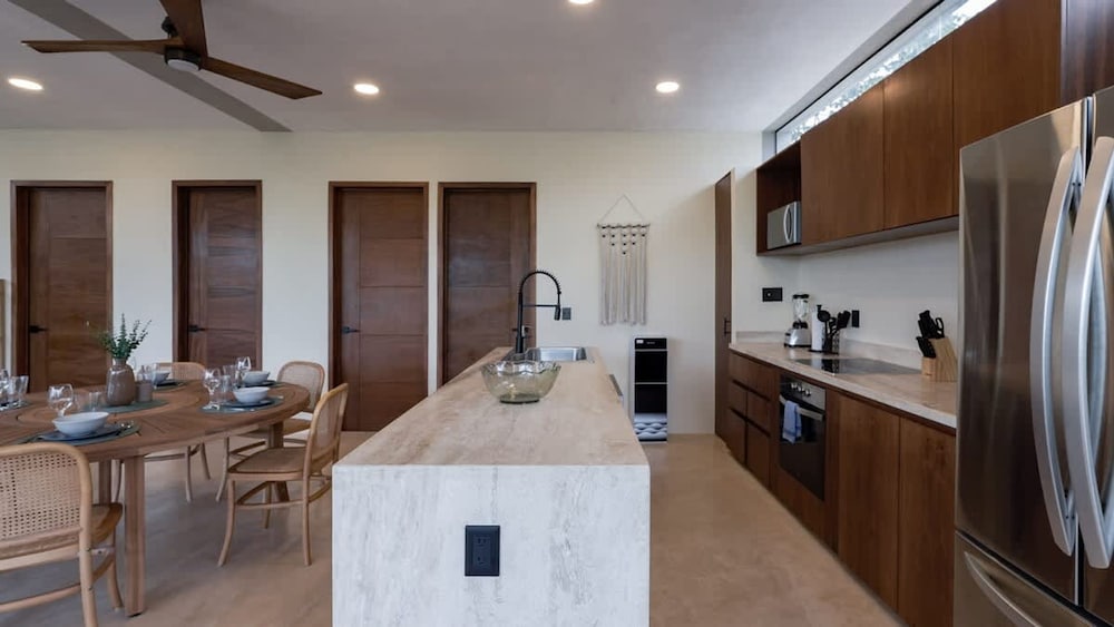 Luxury Penthouse w Private Pool Stunning Views
