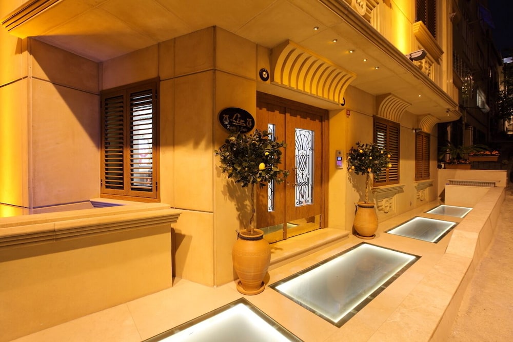 Lir Residence Suites - Image 24