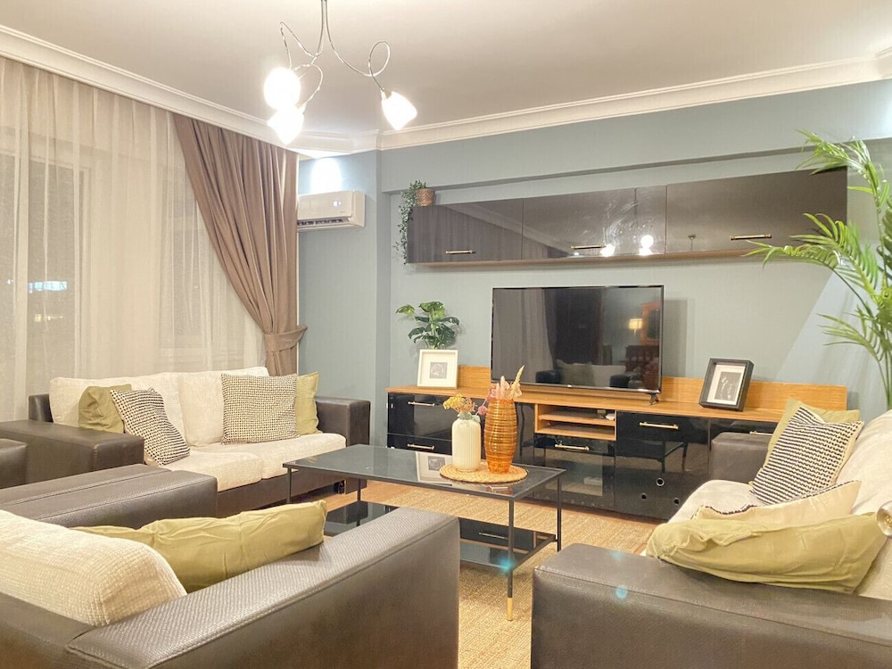 Missafir Sleek Flat in Nisantasi With Terrace