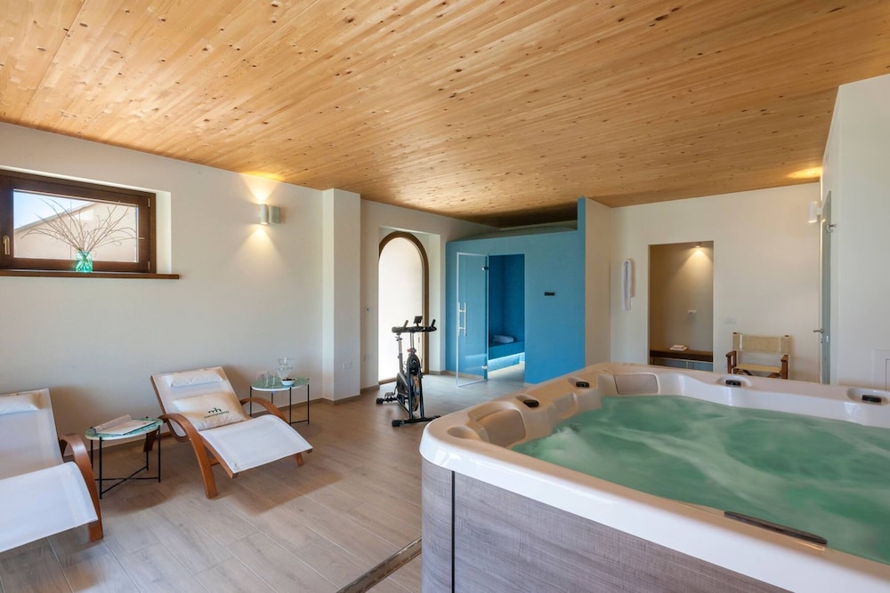 I Gelsi 12 2 by Marche Holiday Villas