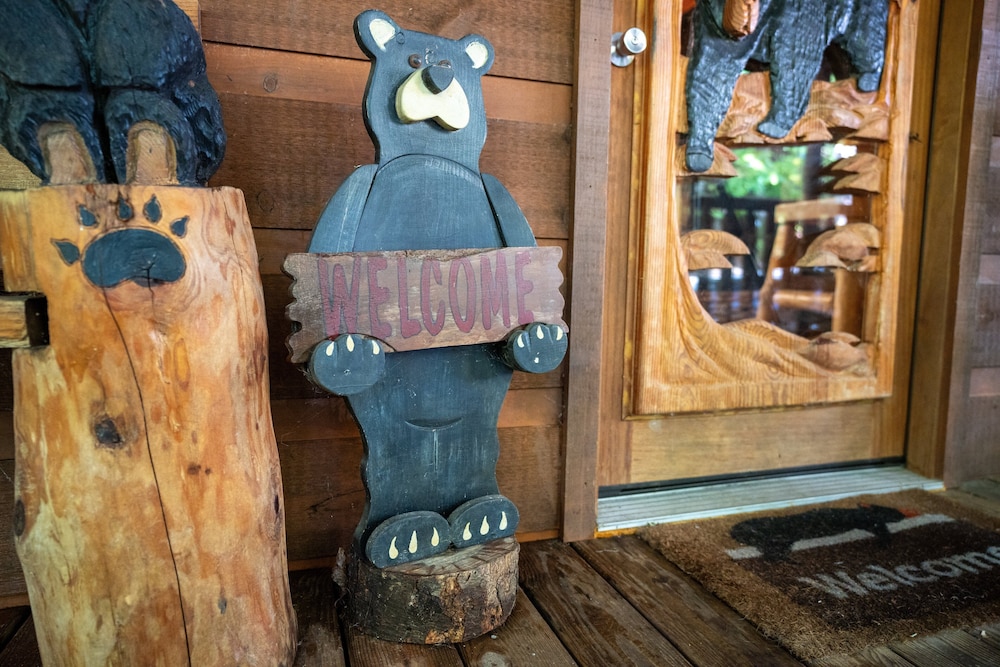 Cozy Bear 1 Bedroom Cabin