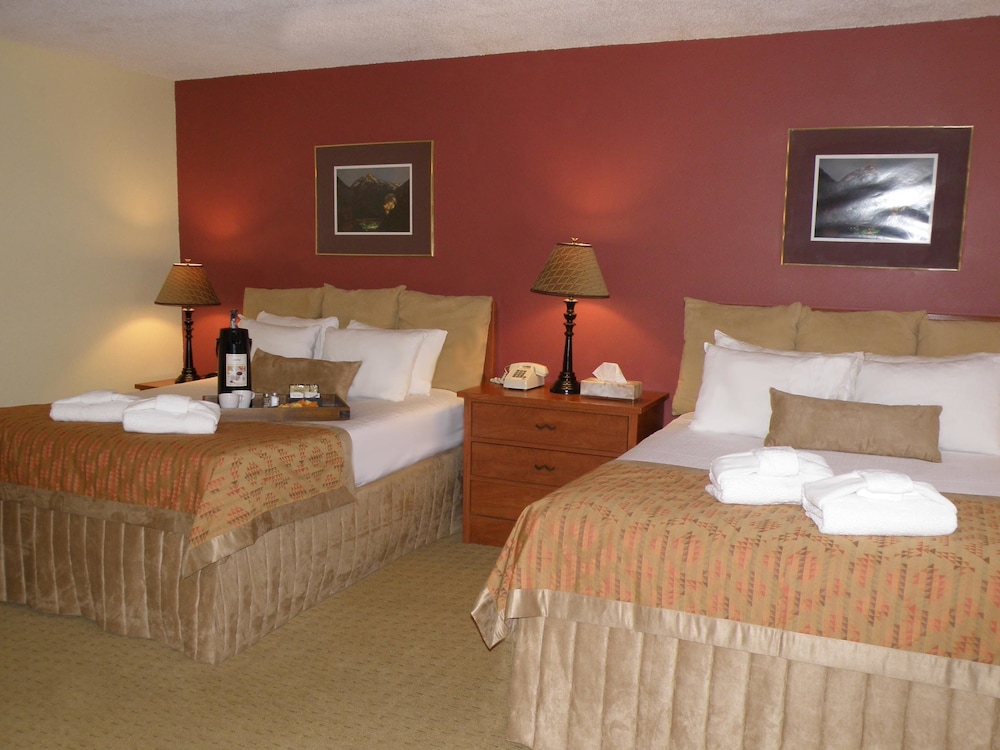 The River's Edge Motel Lodge & Resort