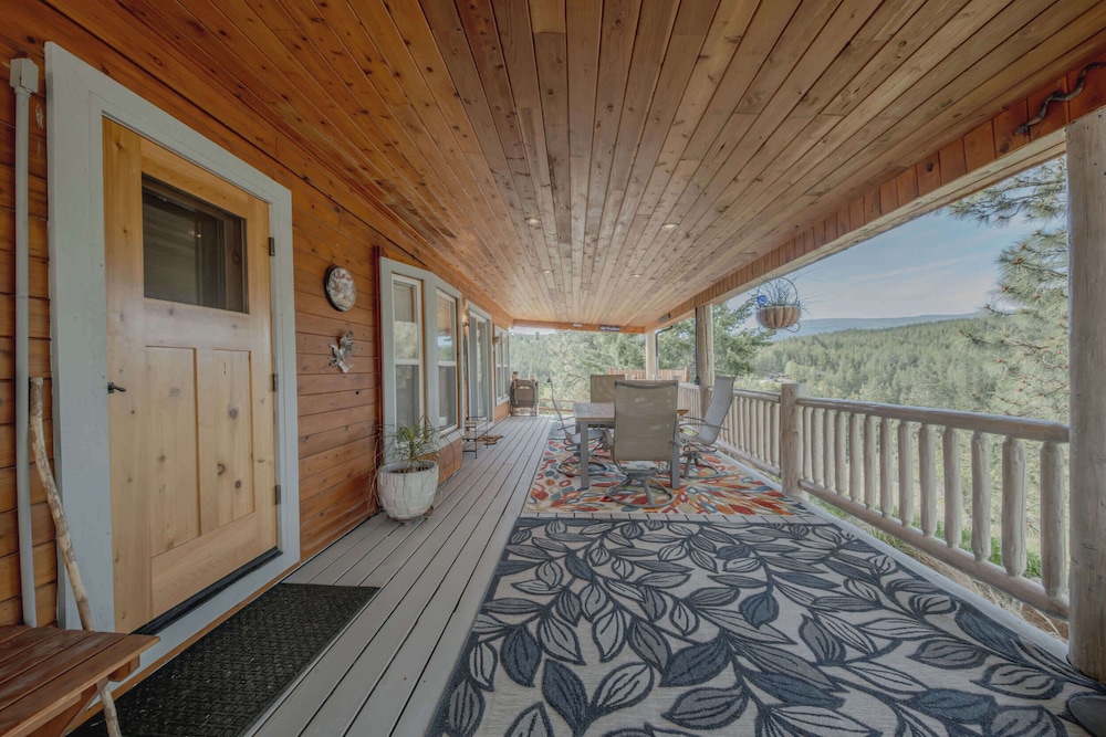 Eagles Nest Cabin Cozy Mountain Retreat for 4