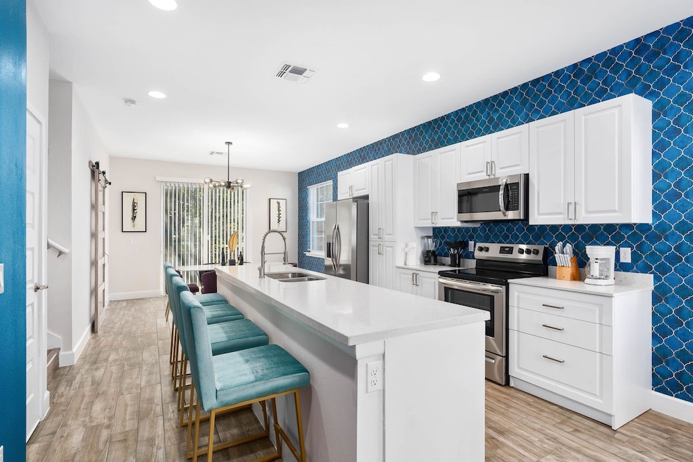 Super Luxe- Sleeps 17 W Designs Near Disney