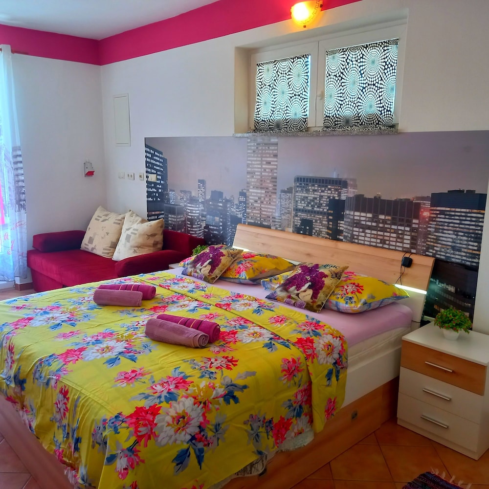Pretty Apartment With Terrace on Island Rab view 3