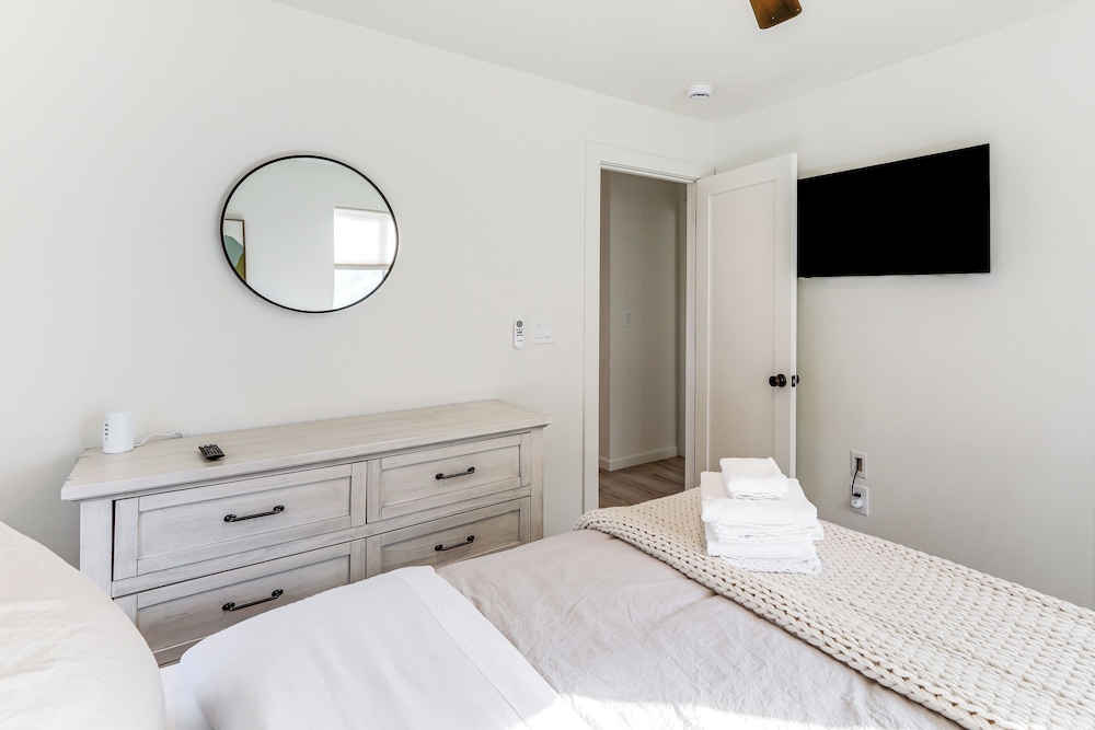 Near NAU & Dtwn! Kid-friendly Flagstaff Retreat