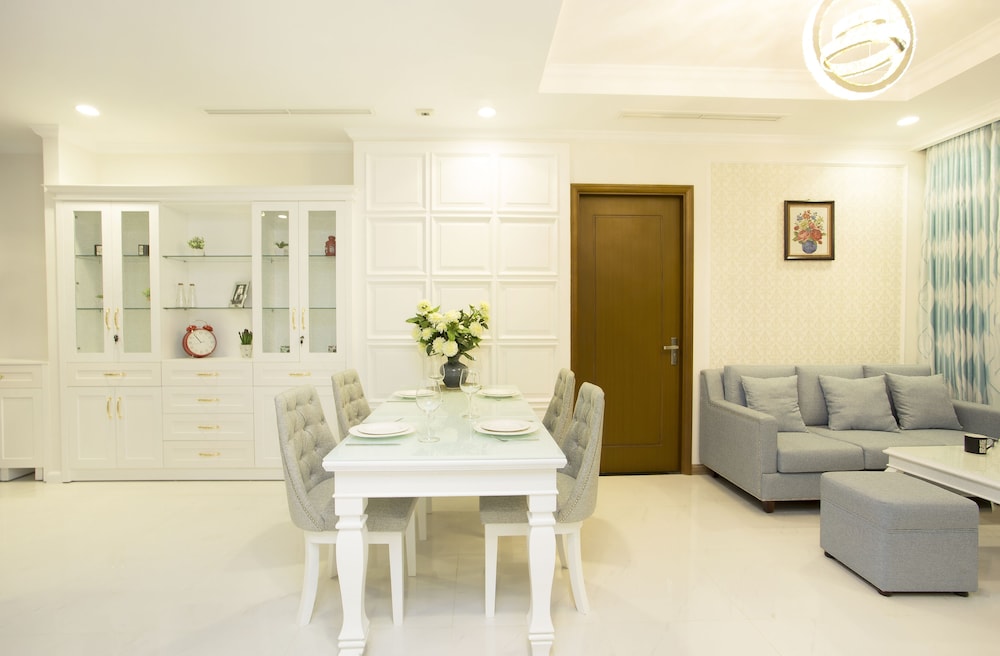 Annie Apartment - Rivergate Resident