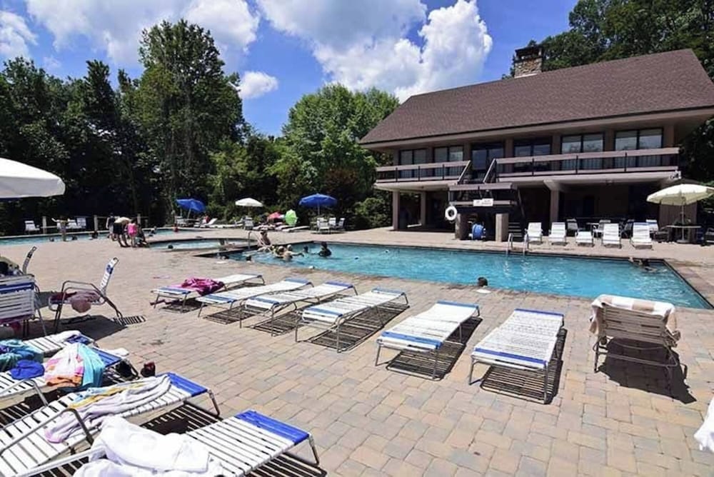 Private yet walking distance to downtown