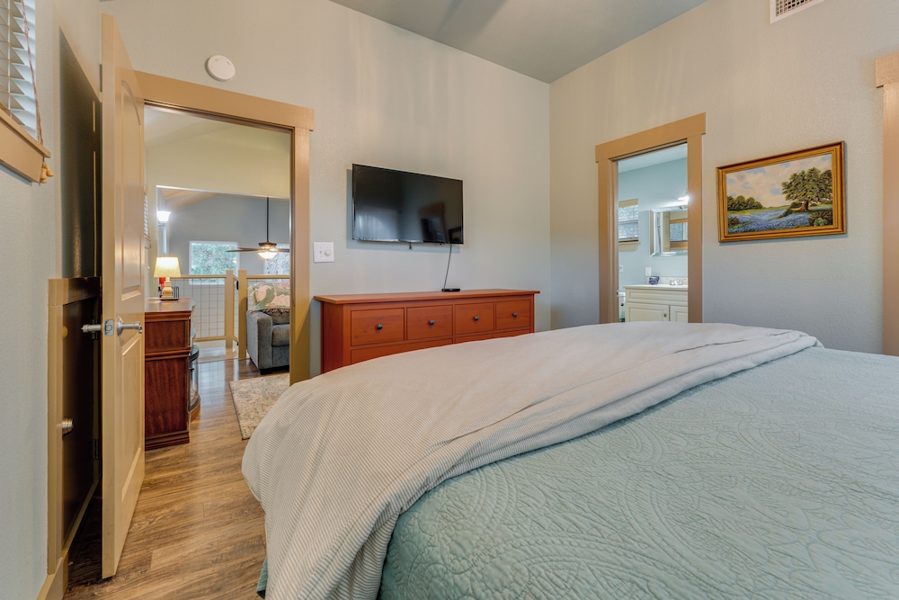 Jack's Cottage: Backyard Oasis in New Braunfels!