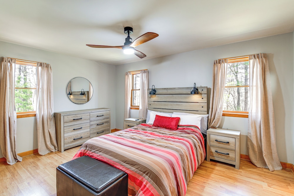 Deer River Retreat: Cabin Feel w/ Modern Touches