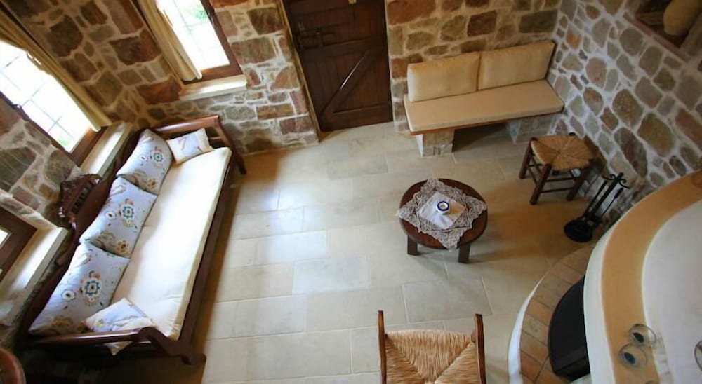 Lithos Traditional Houses