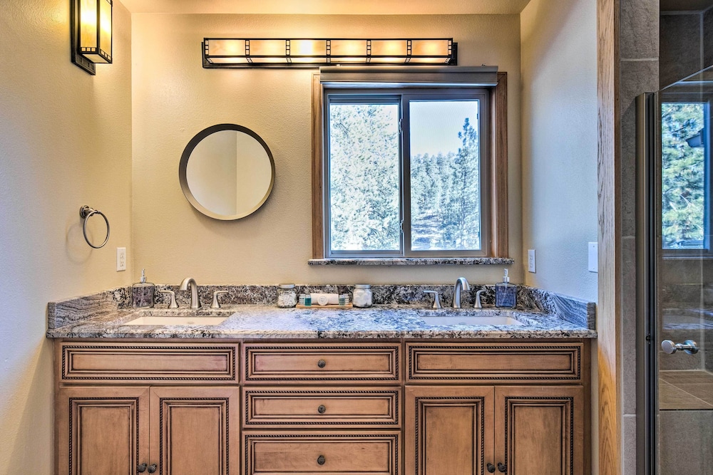 Cozy Mountain Escape: Pet-friendly Bailey Cabin view 5