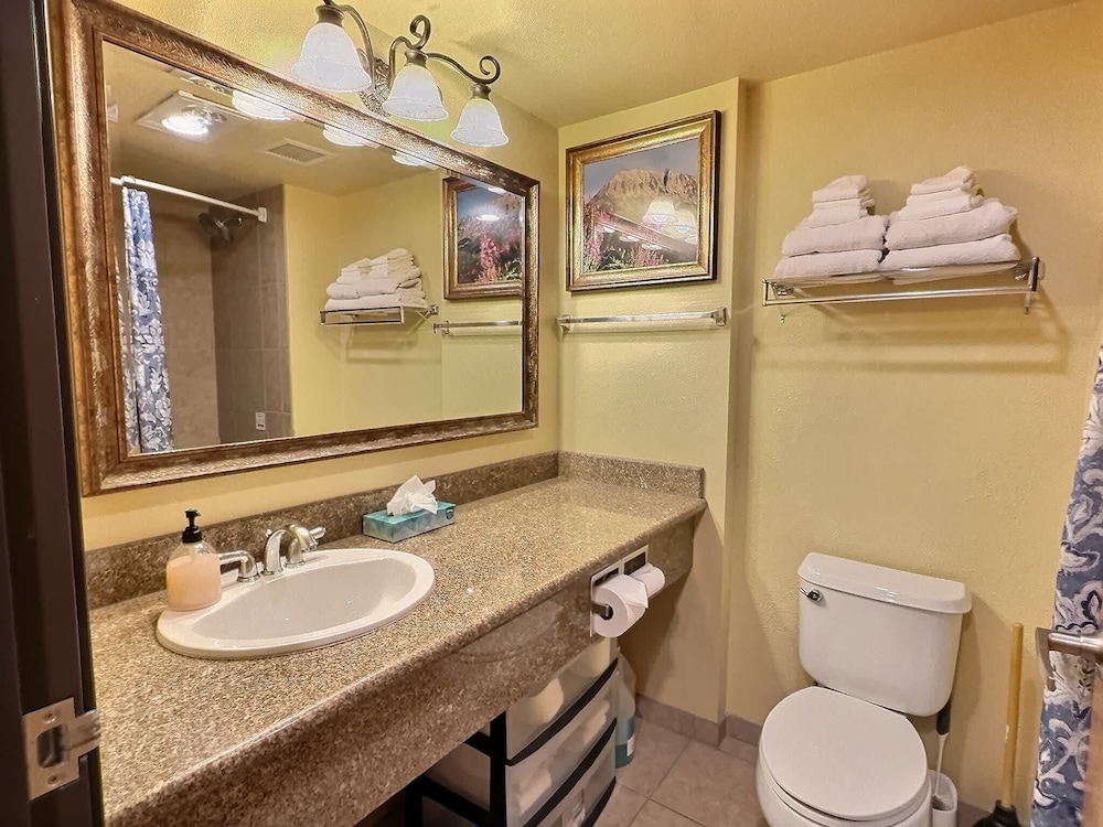 The Grand Lodge by Traverse Hospitality (No Resort Fees)