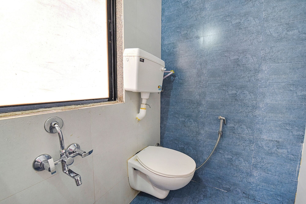 Hotel Solitaire Luxurious AC Rooms Surat