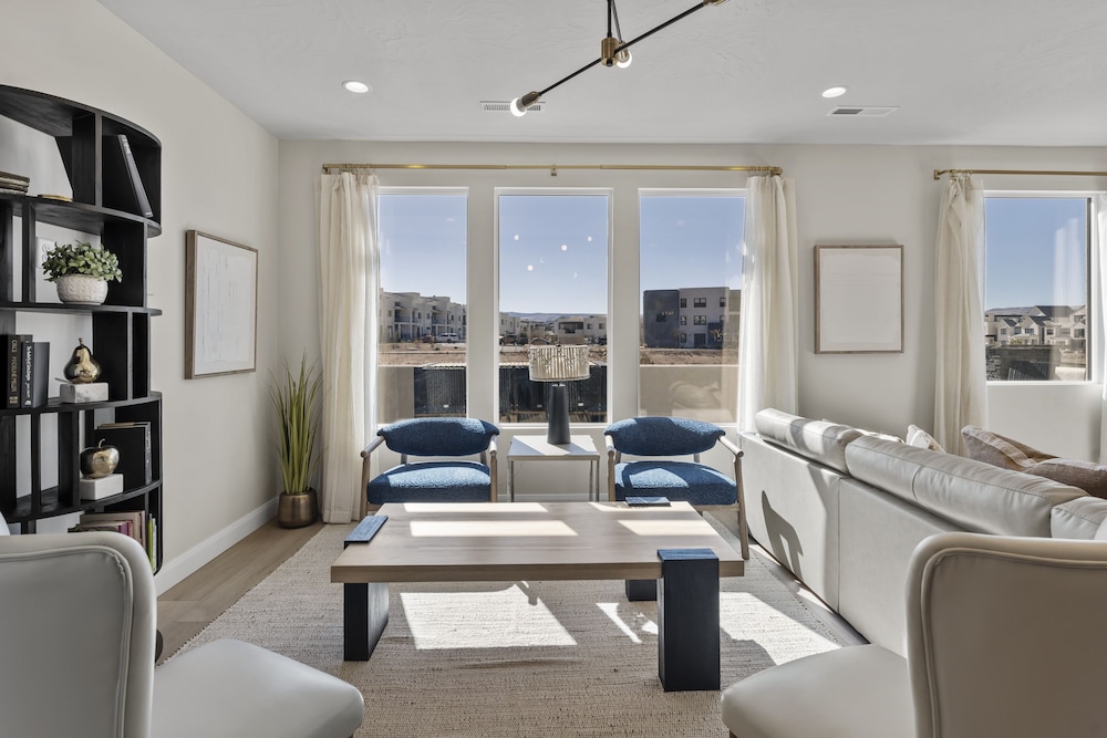 Your Happy House 5 Bedroom Townhouse