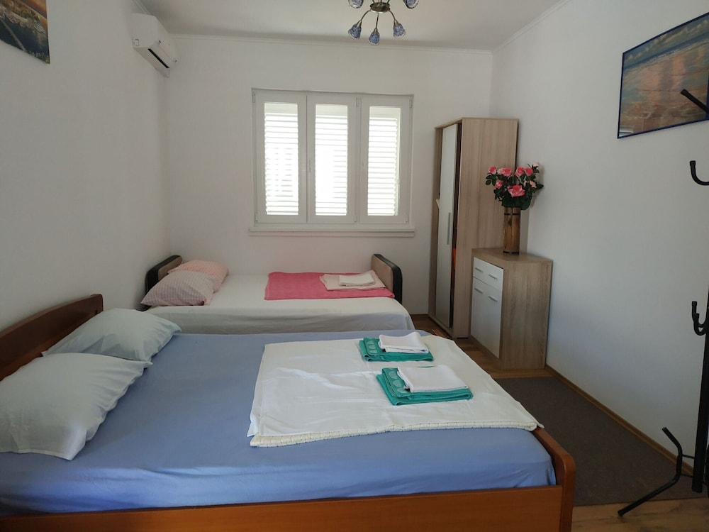Detached Holiday House few Steps From the Beach view 2