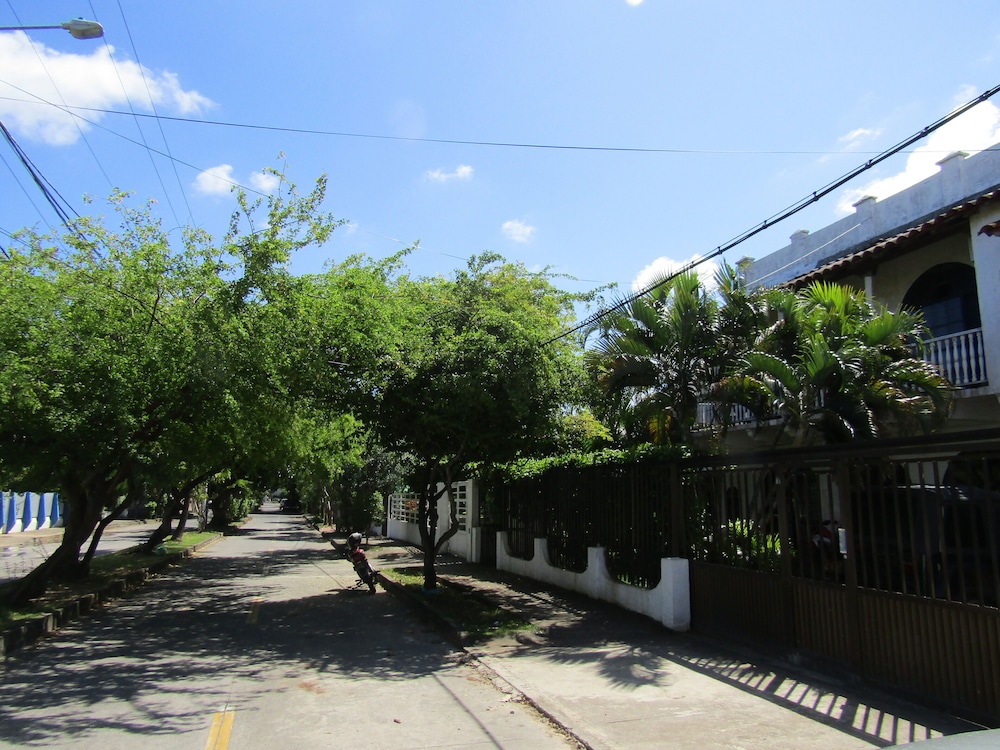 Comfortable Room With Balcony 5 Minutes Walk From the Main Beach