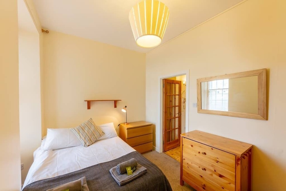 Cozy Apartment near The Meadows view 2
