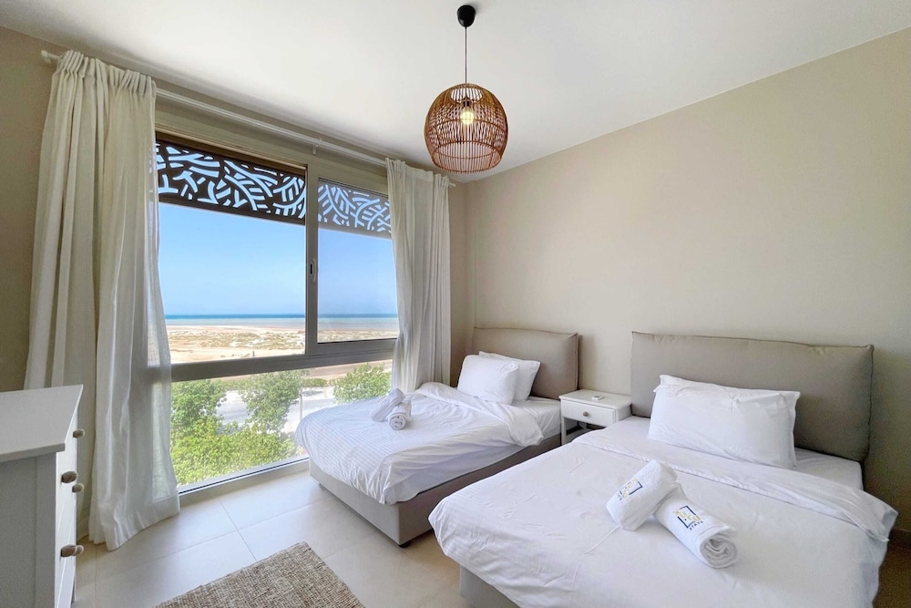 Xuru Stays I Roomy & Relaxed 1bdr @ Mangroovy Free Beach & Pool