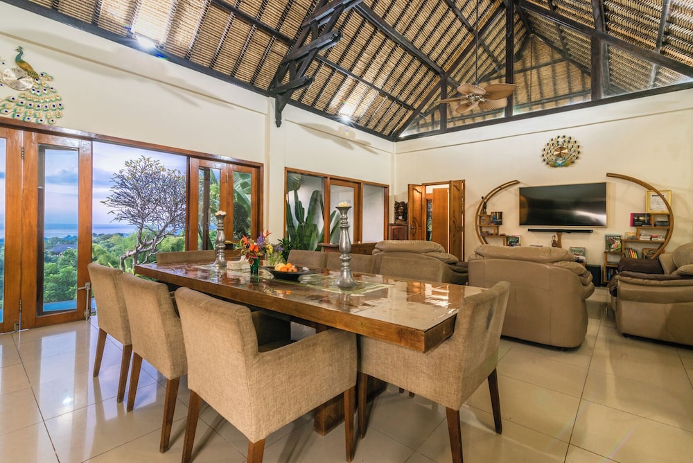 Bougainville Hill Villa