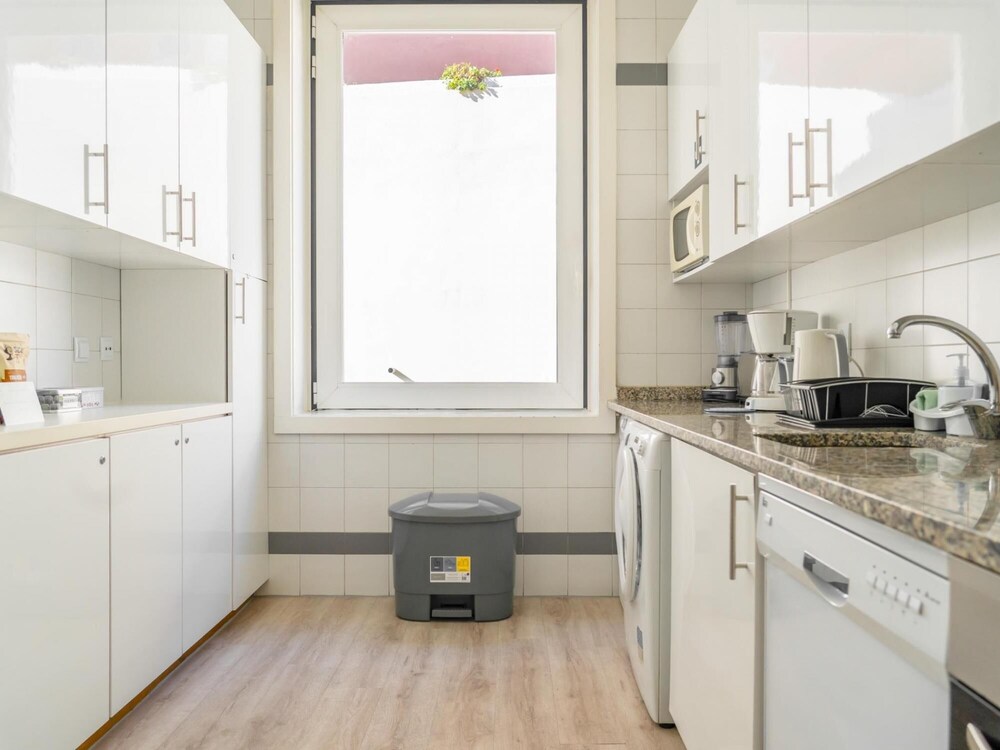 LV Premier Chiado CH4 Spacious Central Elevator view 5
