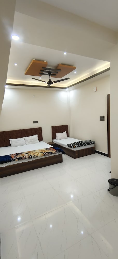 Shri Anant Mahadev Guest House