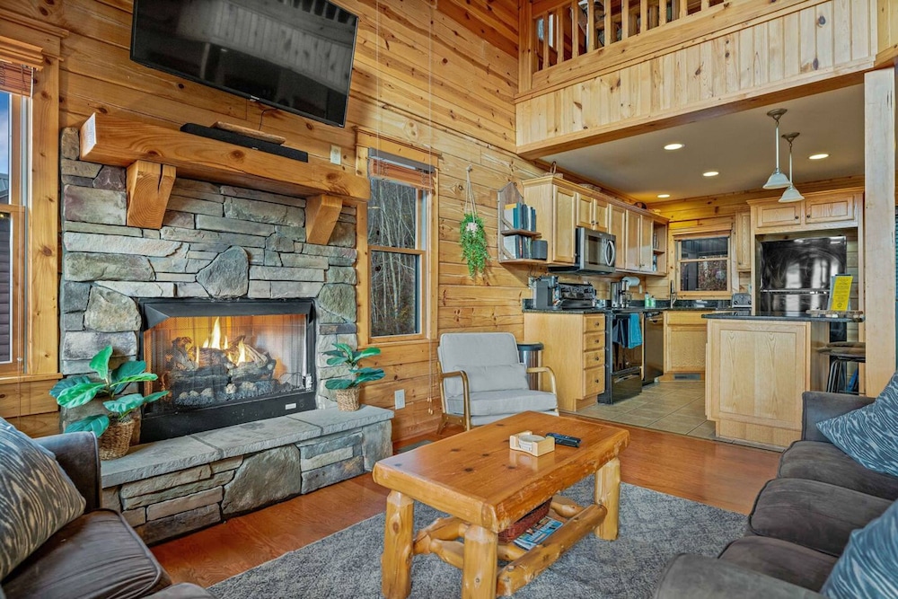 Blue Ridge Mountain Cabin With Stunning Views