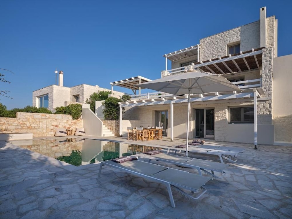 Empire Luxury Villas