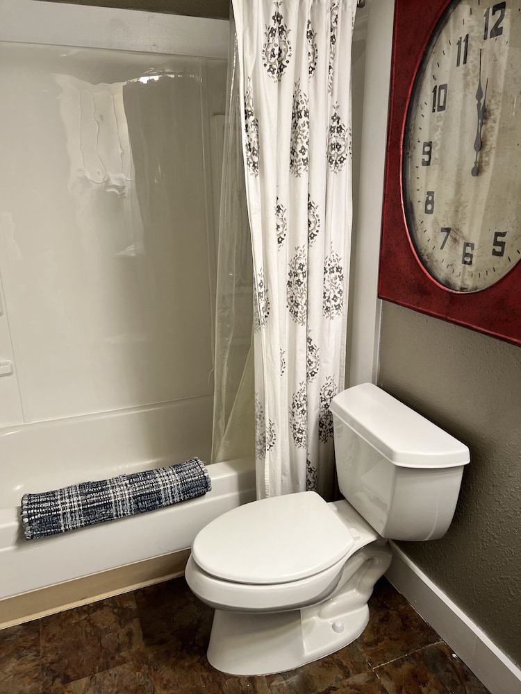 Homer Vacations - Ocean House Inn Condos - Property Image 86