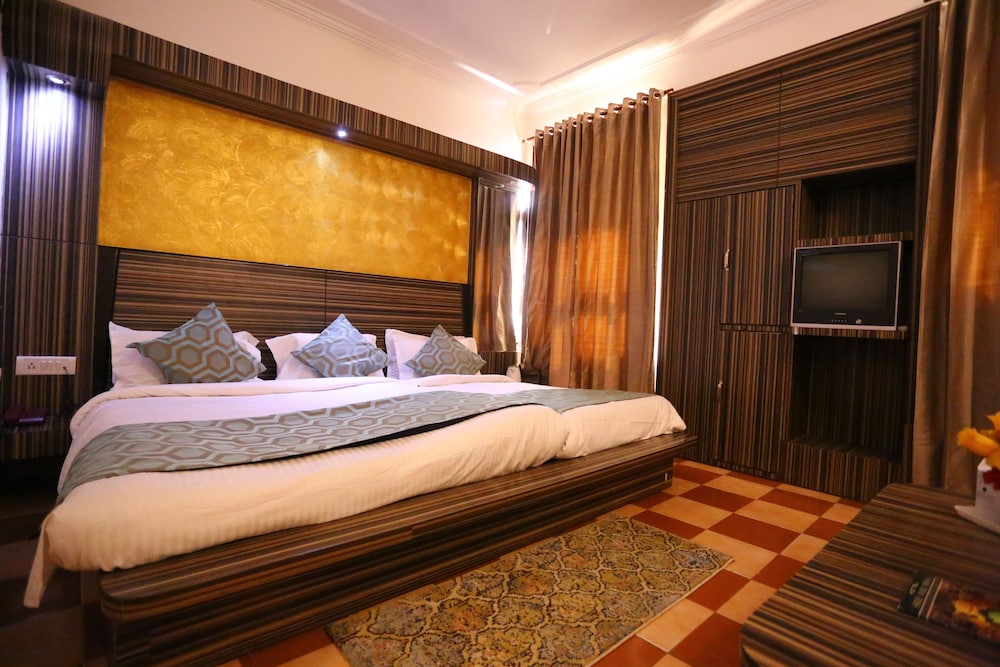 Hotel Maharaja Inn