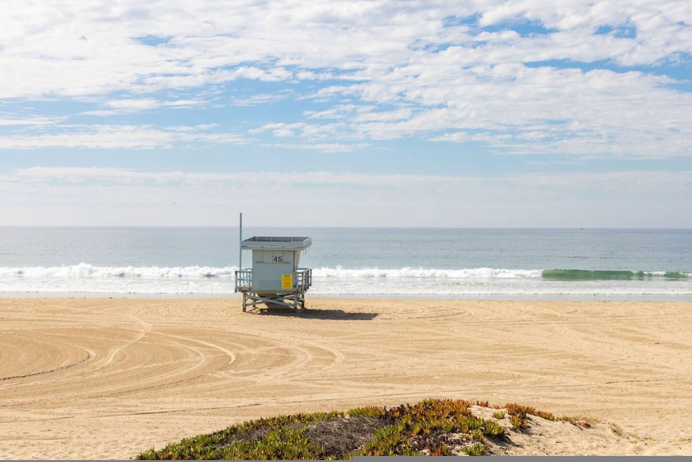 The Drift Manhattan Beach Luxury Design Steps to the Beach