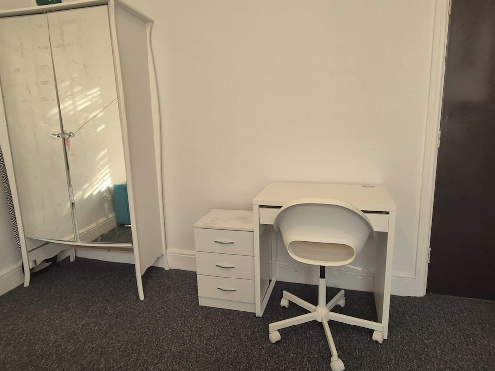 1 Bed-sleeps 2-city Centre-no Free Parking