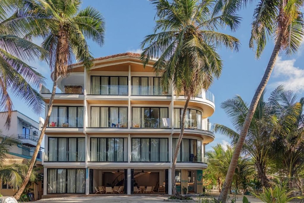 Kinan Boutique photo 2