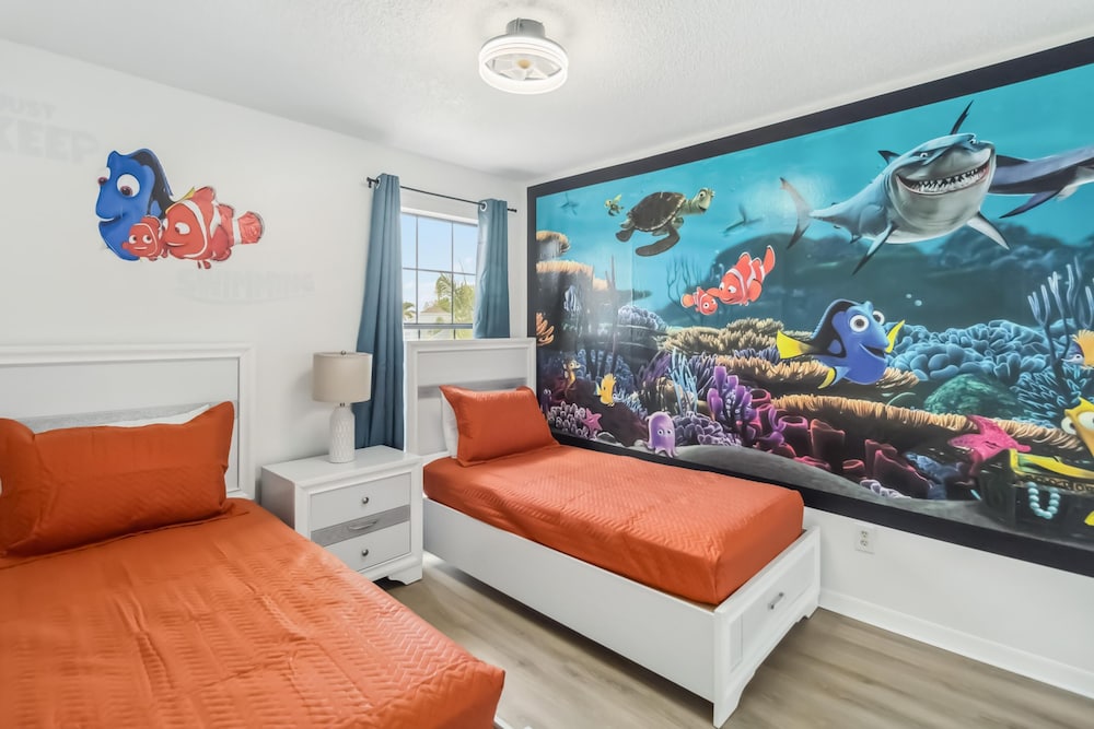 5/3 Private Pool House Near all Famous Attractions!!!