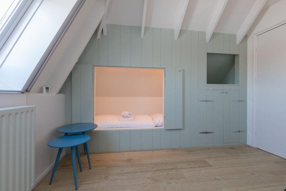Holiday Home for 8 near Seaside Resort of Oostkapelle-Vrouwenpolder