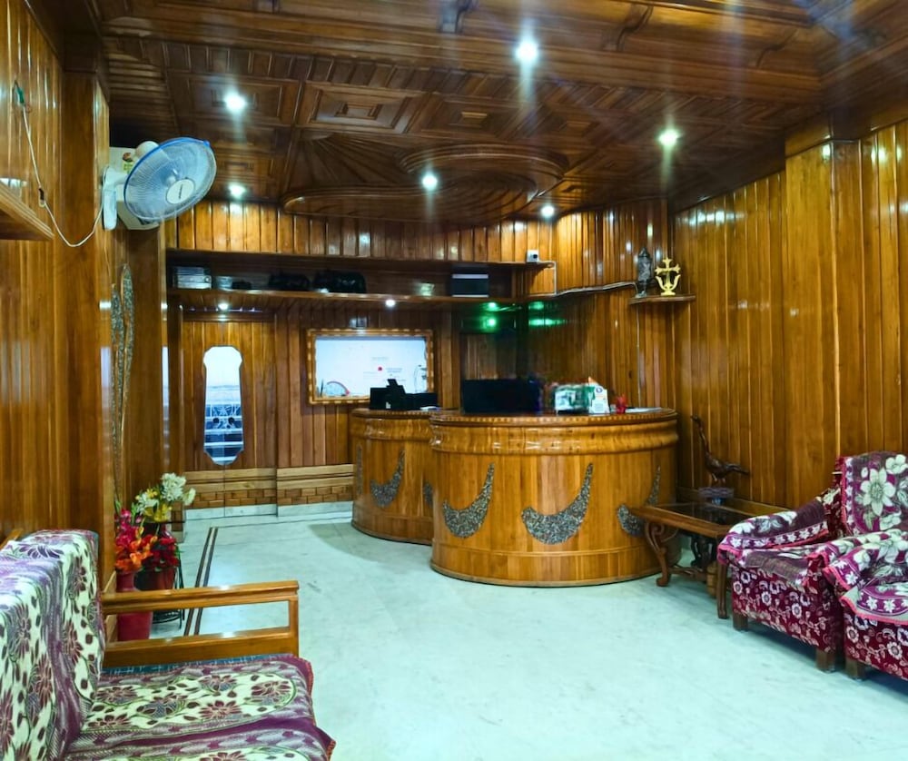 Hotel Famy Palace