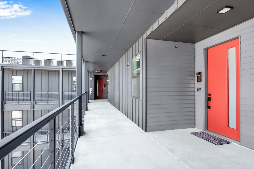 Modern Hill Country Condo for 4 w/ Resort Perks!