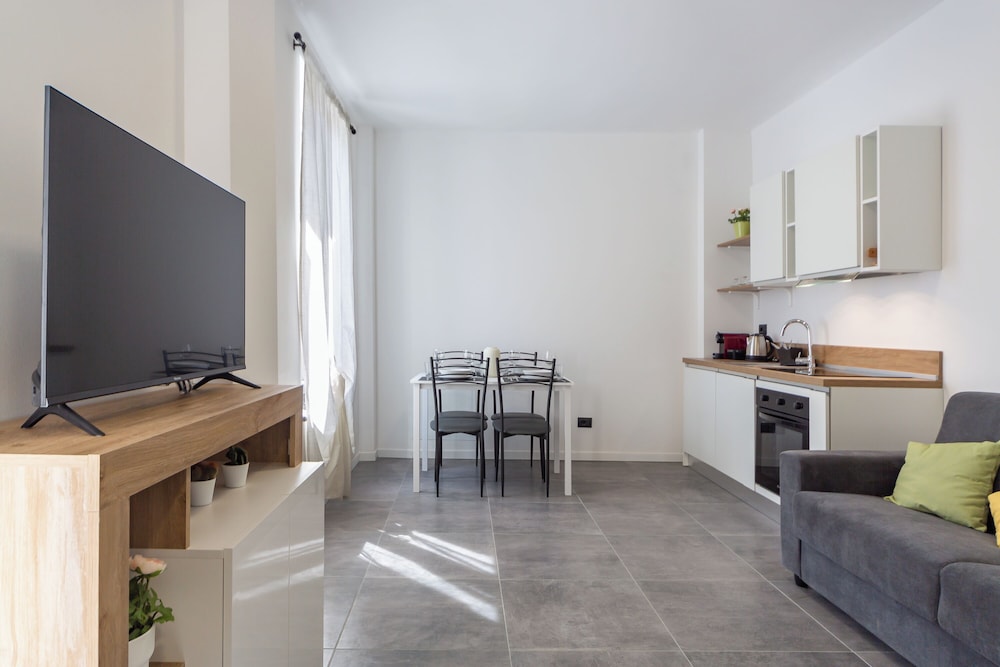 KHL apartments