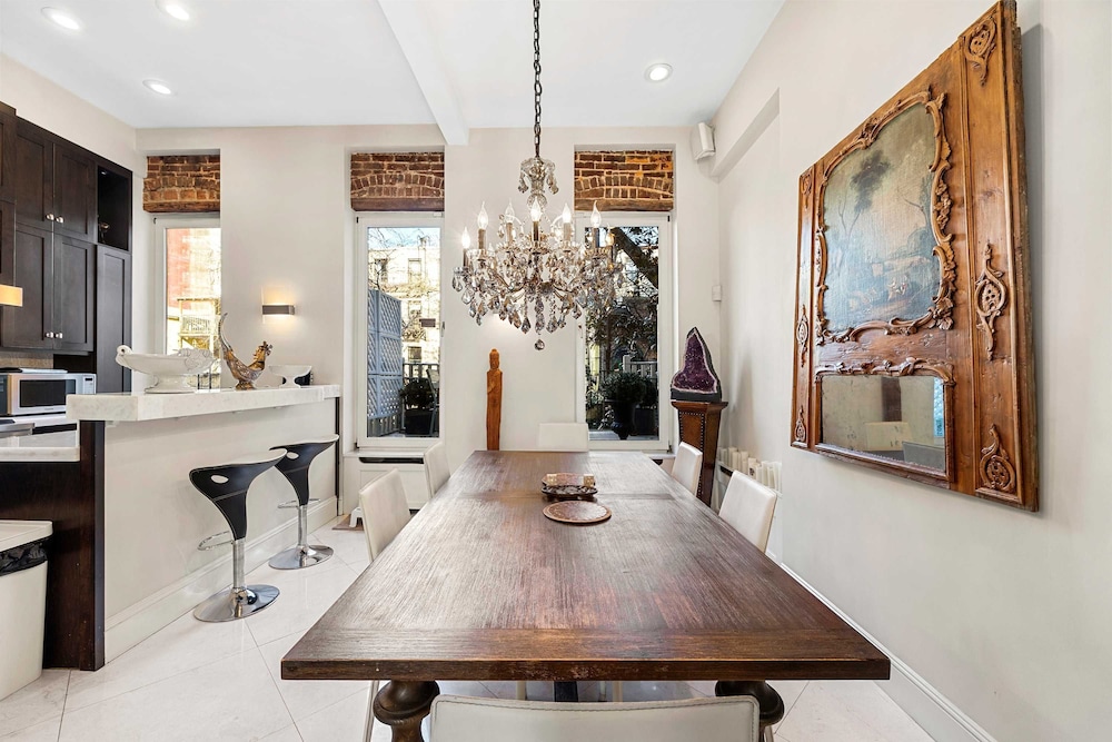 Gramercy Manor Triplex w Private Deck Garden
