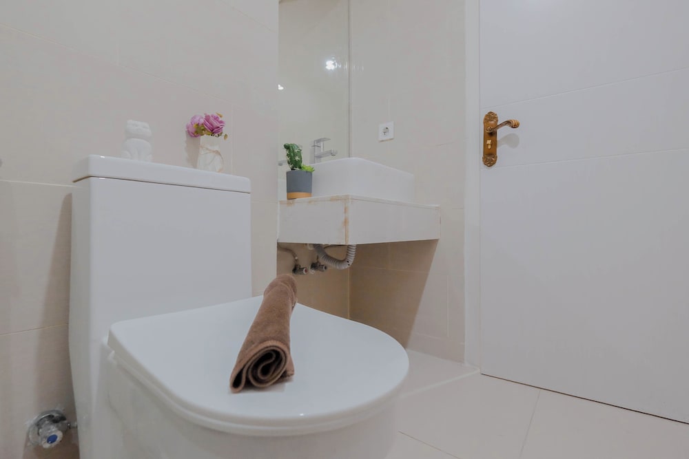 Spacious 3Br At Daan Mogot City Apartment