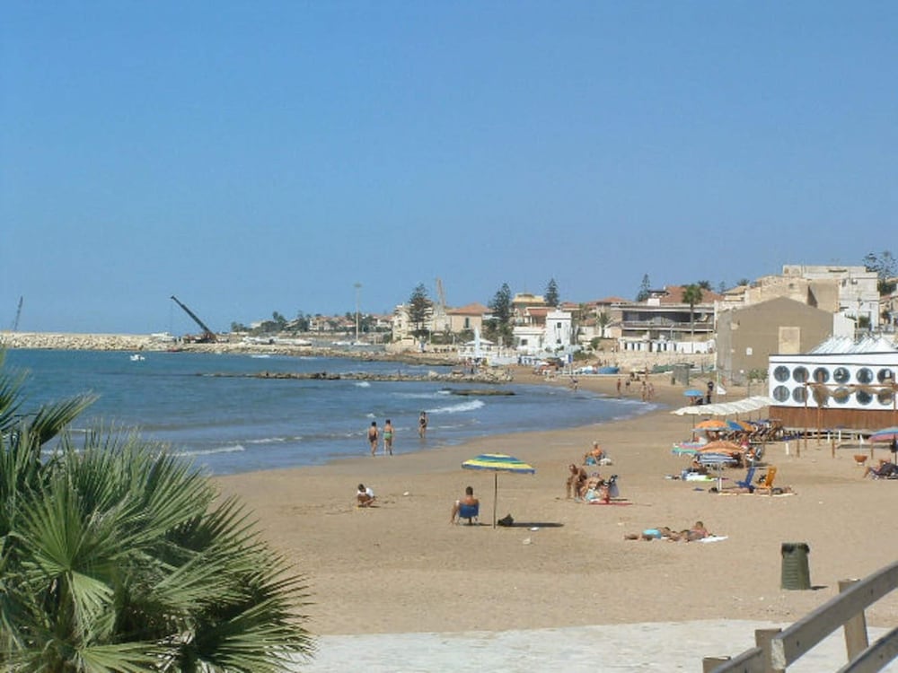 Apartment in Sicily Near Beach & Pool