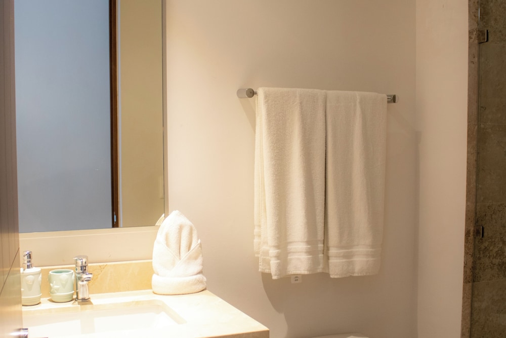 NHOA 111C Lux 1BRPool access Aldea Zama
