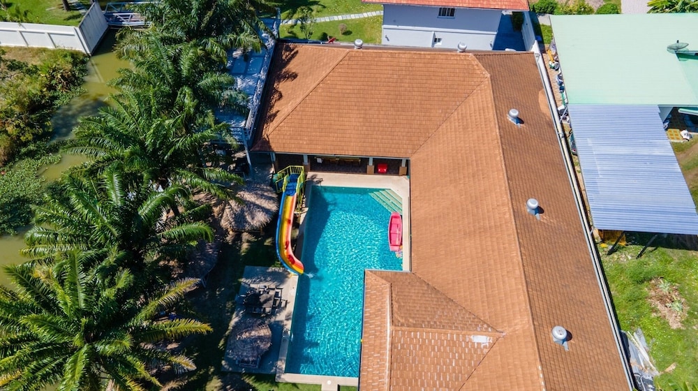 Pool Villa for Families and Party