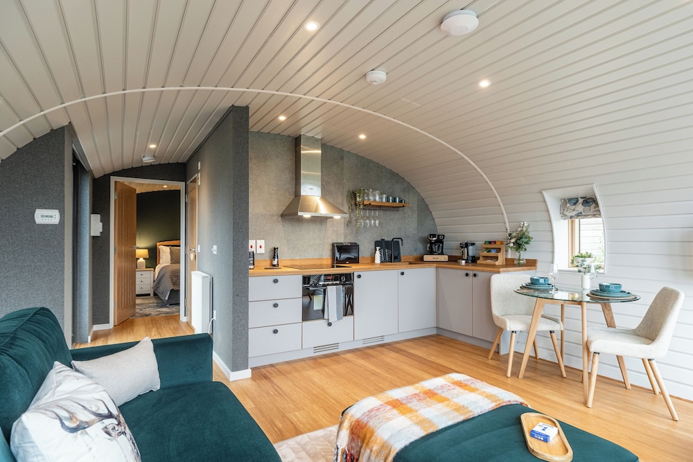 Unique 1 BD Eco-Retreat in Old Chalford
