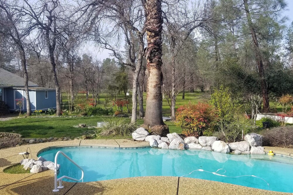 10 Mi to Redding: Serene Escape w/ Spacious Yard!