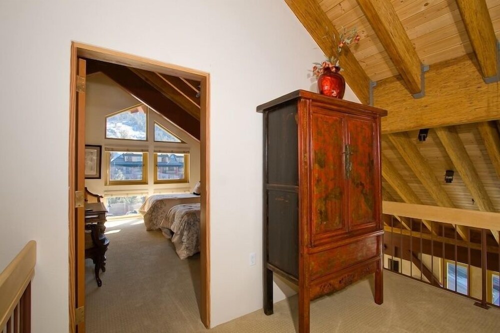 Downtown Penthouse 4 Bedroom Condo