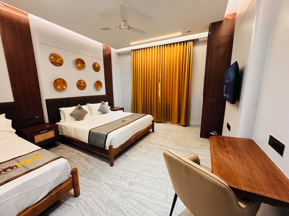 Hotel Mumbai House - Pithampur