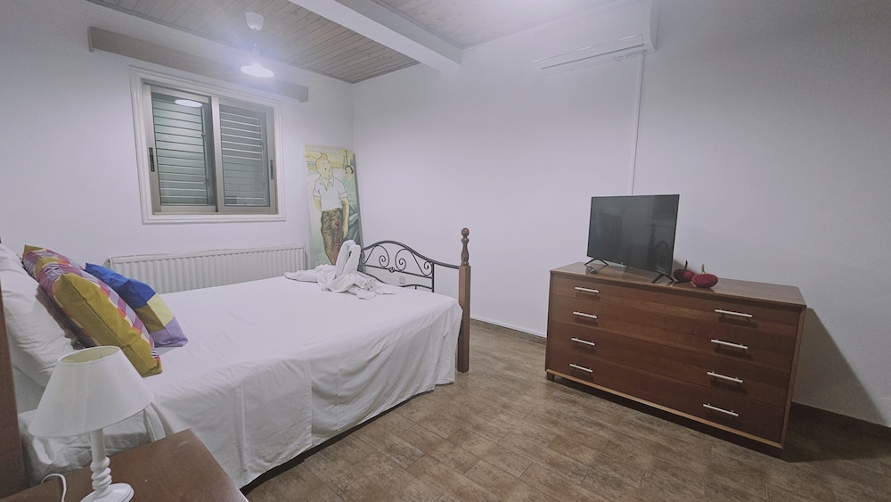 39 EGM - Stay Uptown Apartment