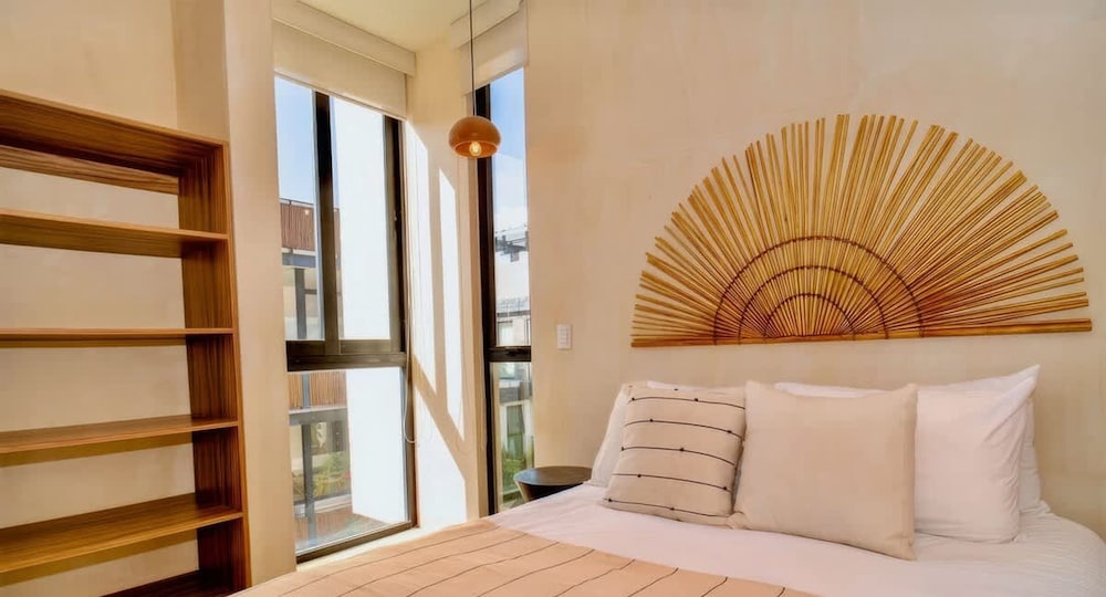 2 Br Prime Location Amazing Rooftop Pool
